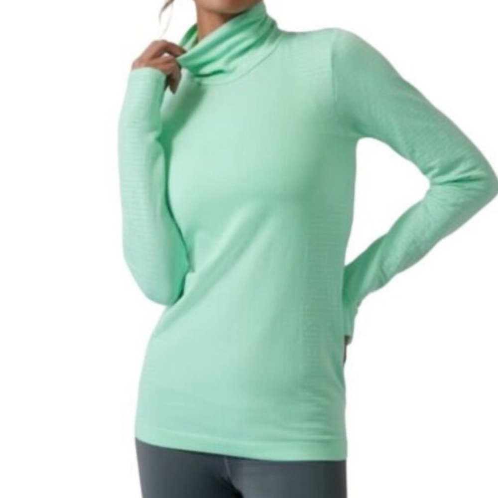 Athleta Women’s Mint Green Turtleneck Long Sleeve Activewear Top